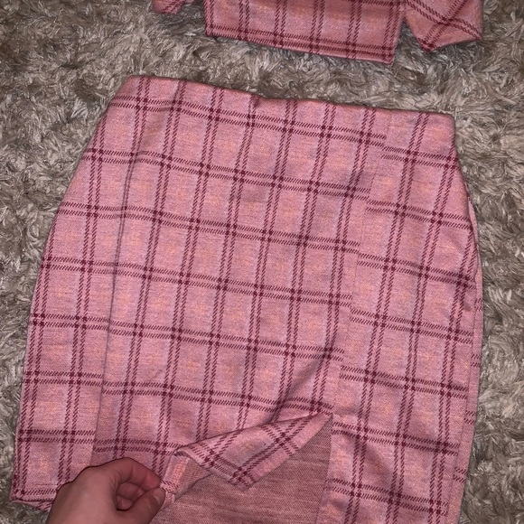 Two piece set - Picture 3 of 5